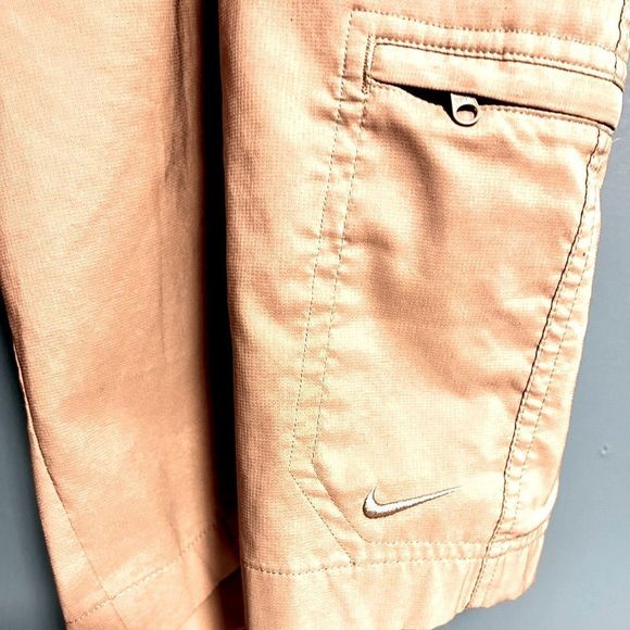 Men’s Nike 36 DRI Fit Golf Boating Tennis Sporting Khaki Shorts - Picture 3 of 3